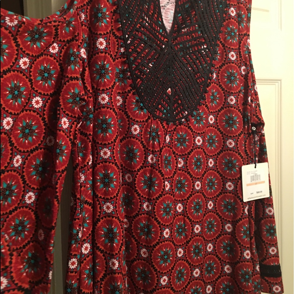 NWT long sleeve cold shoulder